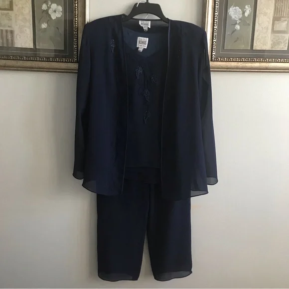 R&M RICHARDS/KAREN KWONG. Jacket, pants & TAN. BUY 2 ITEMS GET 50% ON  3RD ITEM - Picture 16 of 16